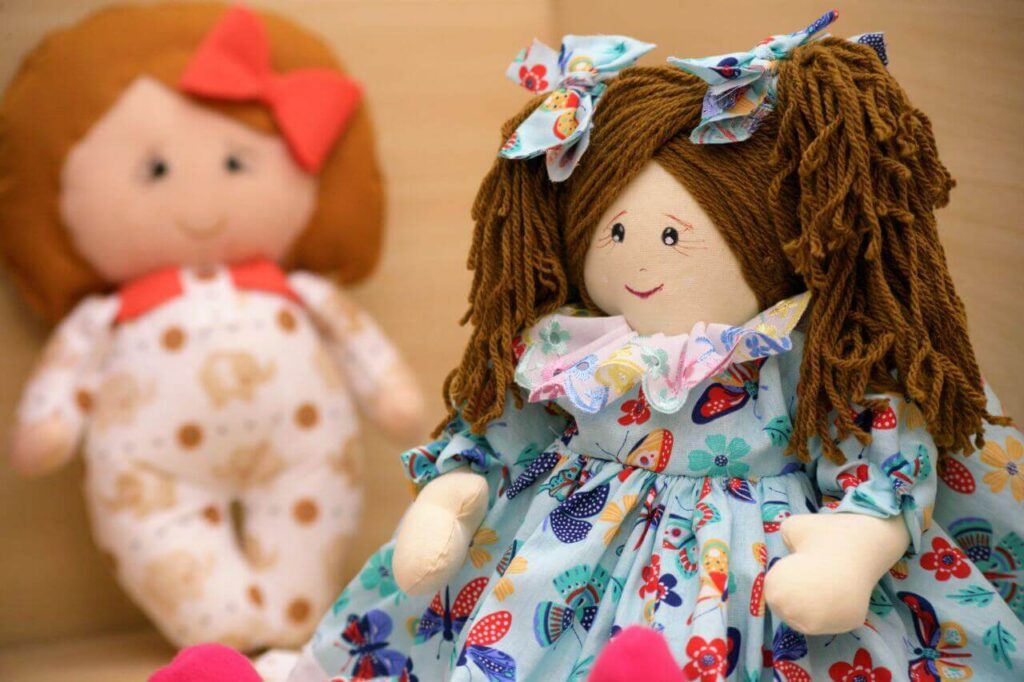 Confecção de Bonecas de Pano